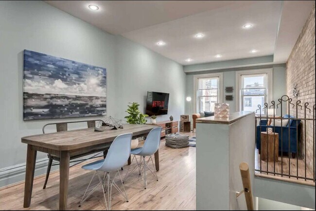 Photo du bâtiment - 246 Queen St E