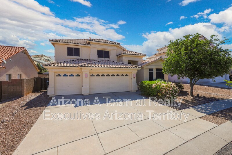 Foto principal - 831 S Rincon Rising Rd
