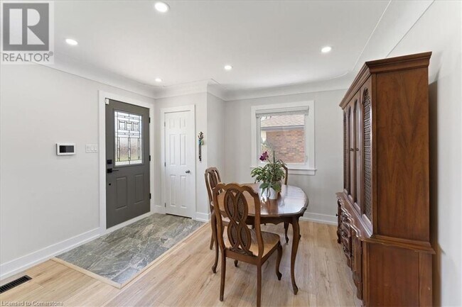 Photo du bâtiment - 1272 Dequincy Crescent