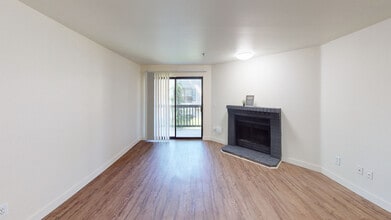 Interior Photo - Crown Pointe