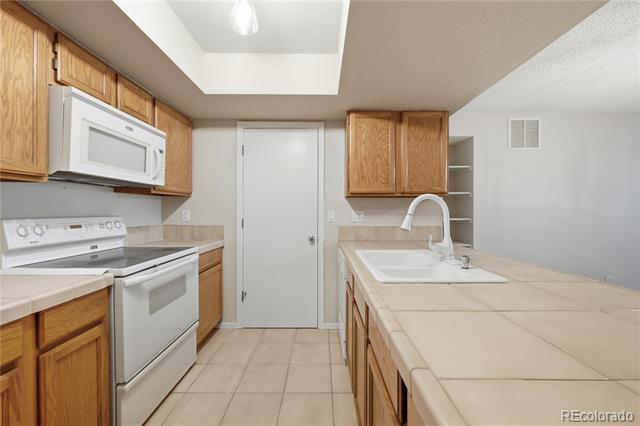 Foto del edificio - 23561 Genesee Village Rd