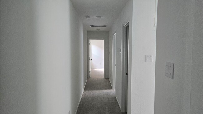 Foto del edificio - 952 Pertuso Ln
