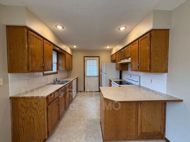 Foto del edificio - 3324 Leawood Ave