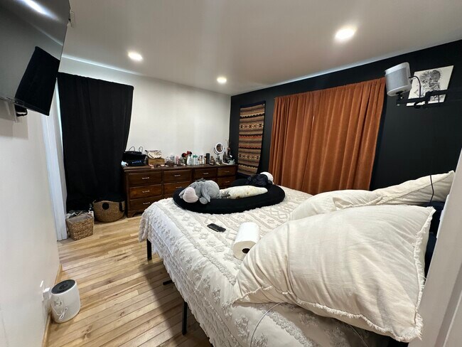 Foto del edificio - 421 S McBride Ave