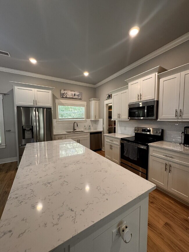 Building Photo - 12 Hobkirk Dr