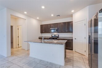 Building Photo - 9858 W Meranto Ave