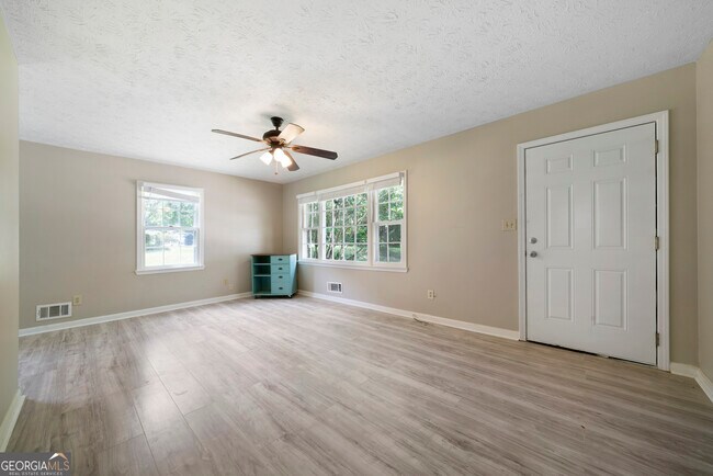 Foto del edificio - 256 Powder Springs St