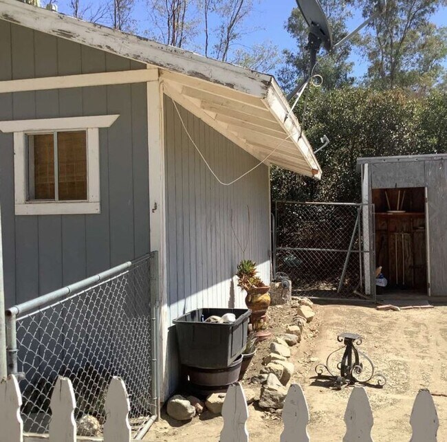 Building Photo - 43930 White Mountain Rd