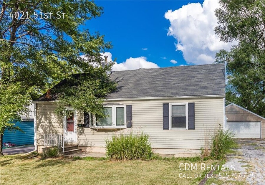 Cozy DSM Home near Merle Hay House Rental in Des Moines, IA