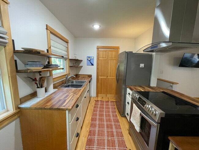 Kitchen - 106 Quail Run