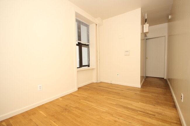 Foto del edificio - 55 Tiemann Pl