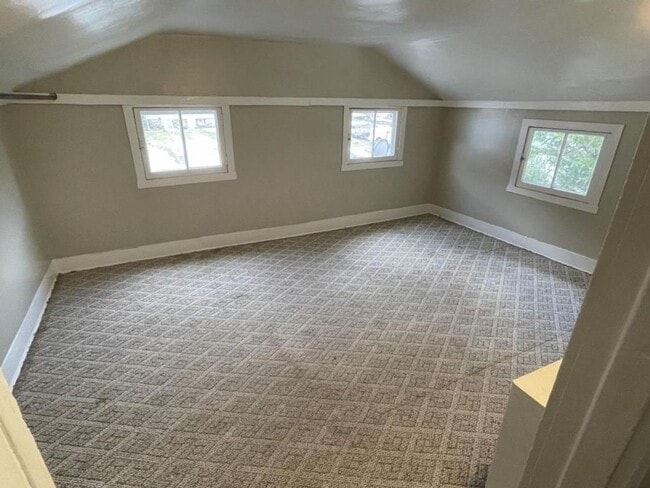 Building Photo - 3 Bedroom 1 Bath in Newport, PA!