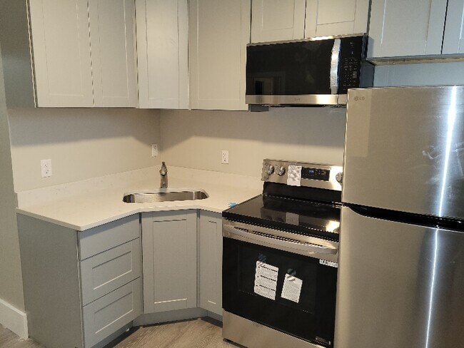 Foto del edificio - 4155 McRee Ave