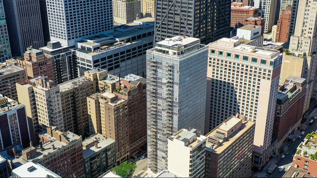 Building Photo - 200 E Delaware Pl