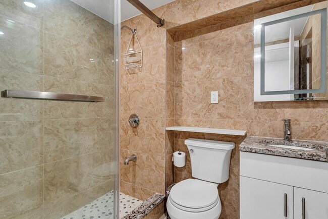 Foto del edificio - 52-24 71st St