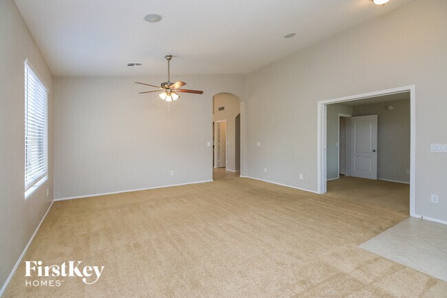 Building Photo - 98 E Clairidge Dr