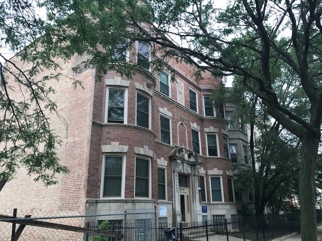 Foto del edificio - 4356-4358 S Lake Park Ave