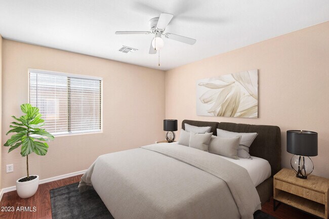 Foto del edificio - 1525 W Burgess Ln