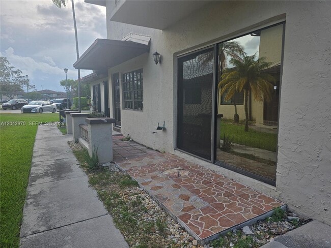 Foto del edificio - 4586 SW 139th Ct