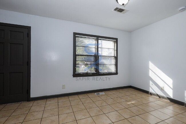 Photo - 1678 Bagpipe Pl Apartment