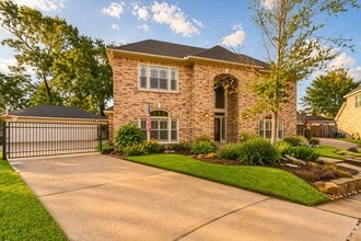 Building Photo - 2214 Cherrytree Ridge Ln