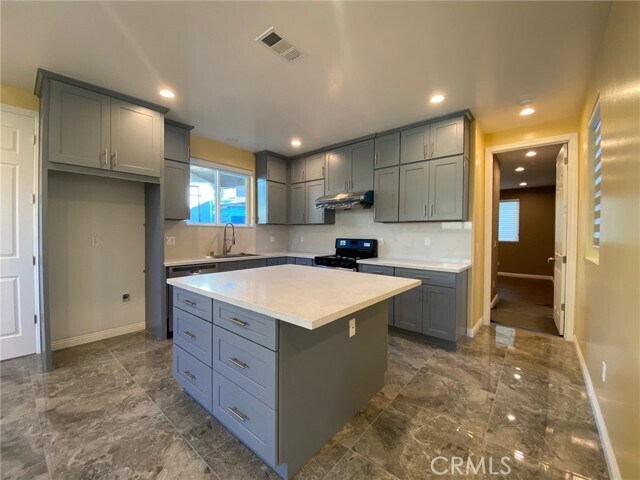 Building Photo - 8413 Vienna Dr