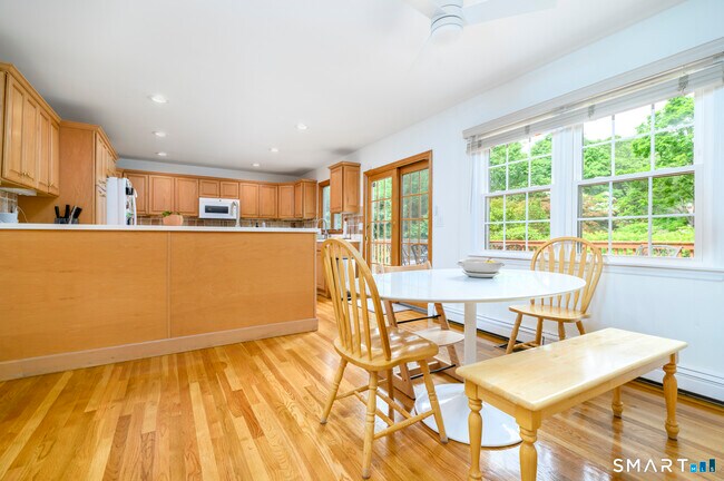 Foto del edificio - 44 Newfield Ct