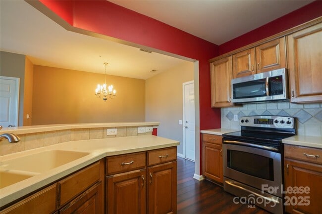 Building Photo - 14746 Via Sorrento Dr