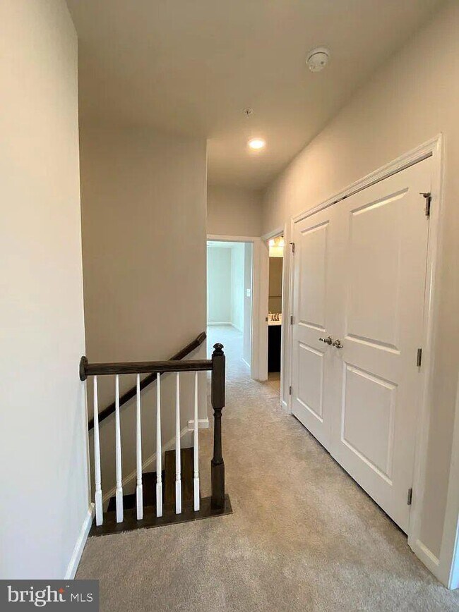 Foto del edificio - 745 Quarry Point Rd