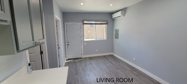 Building Photo - 362 S Palm Dr