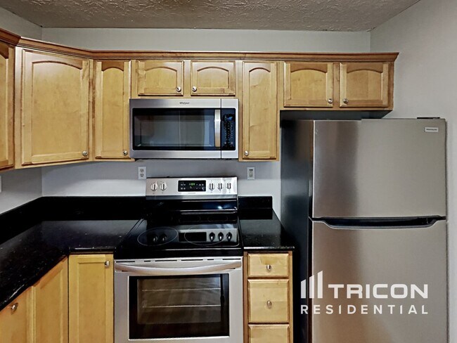 Building Photo - 3272 Greenhill Ct