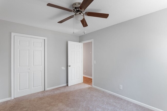 Building Photo - 102 Burdock Cir