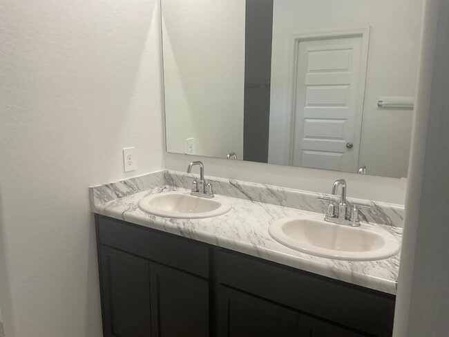 Building Photo - 3375 W Stanton Ave