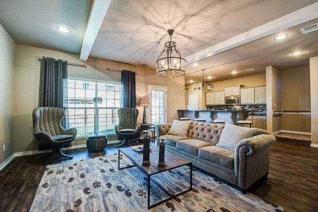 Building Photo - Available for August 2024 move in! GORGEOU...