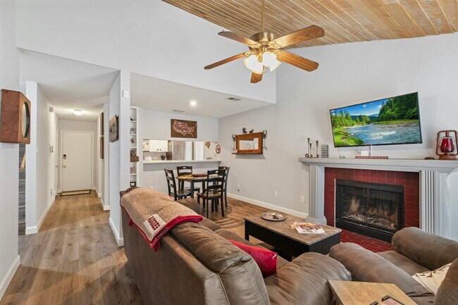 Foto del edificio - 1501 Stallings Dr