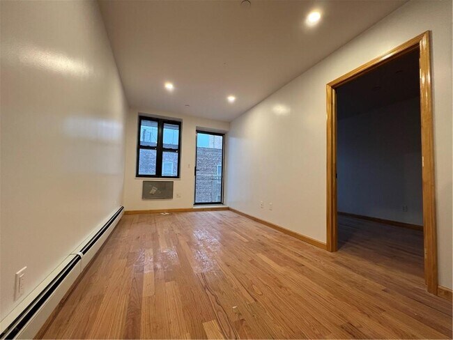 Building Photo - 859 57th St