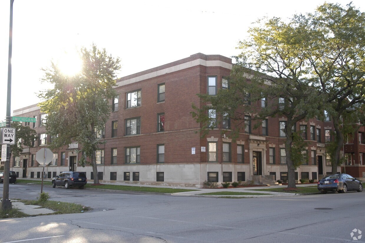 Primary Photo - 5609 S Michigan Ave