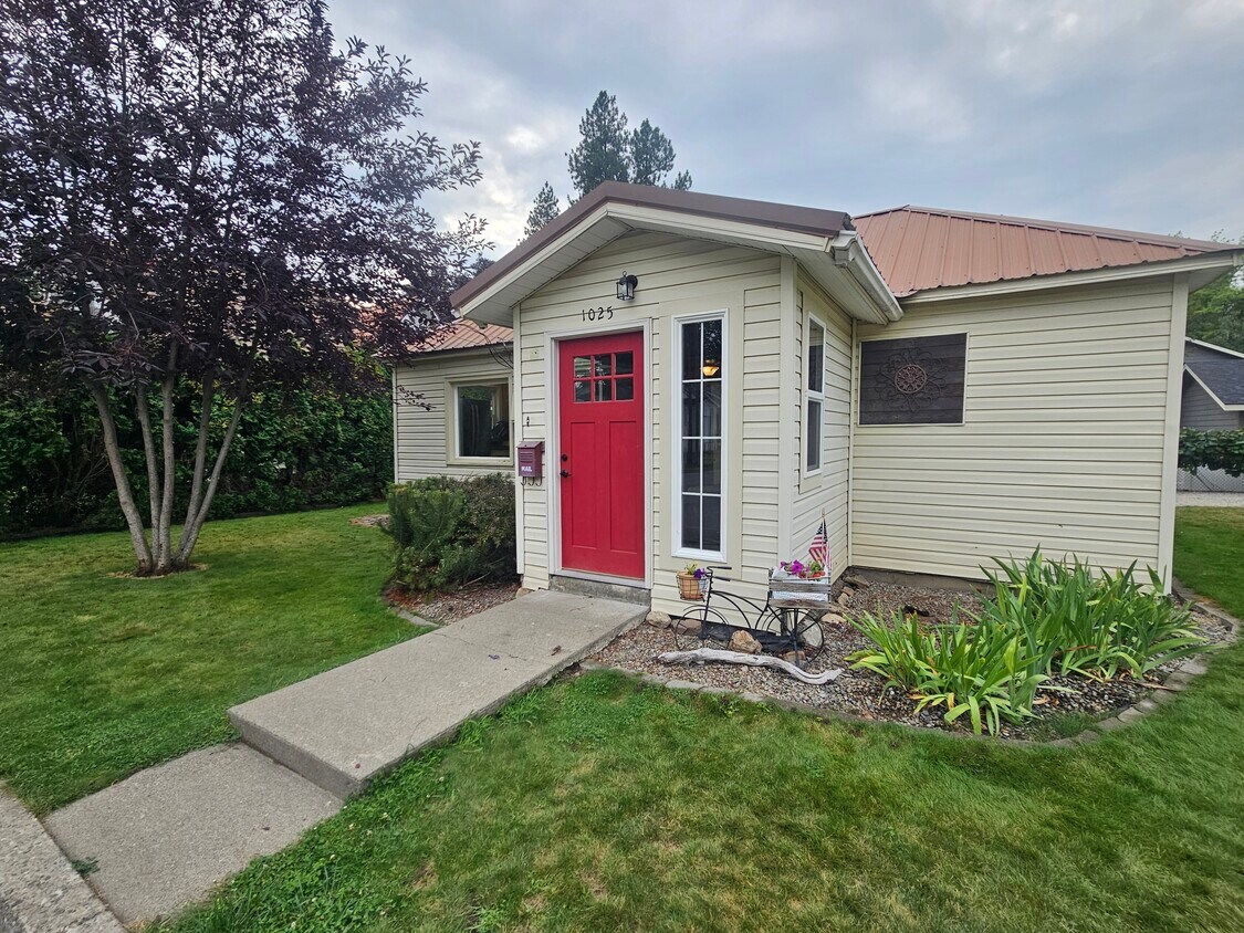Primary Photo - 1025 N 1st St