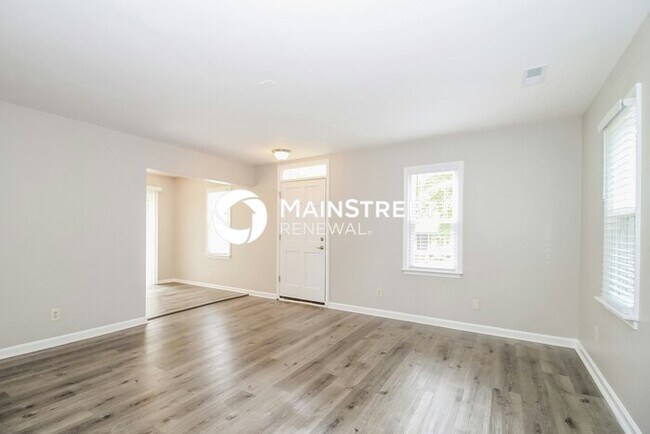 Foto del edificio - 3 Bedroom Pet-Friendly Home in Winston-Sal...