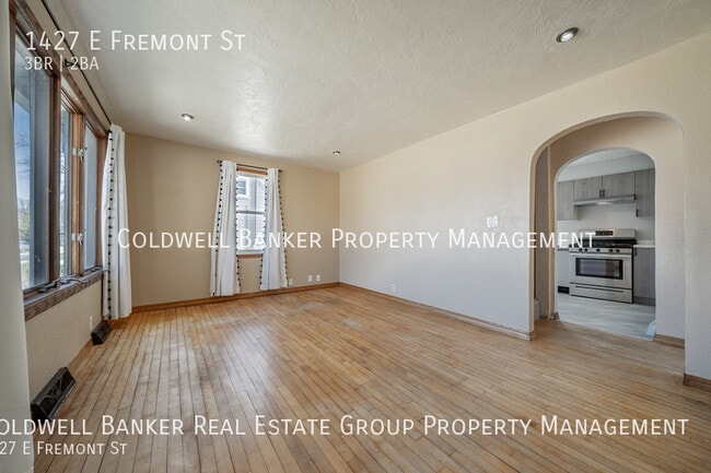 Foto del edificio - 1427 E Fremont St