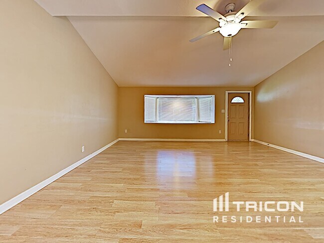Foto del edificio - 1819 Brentwood Dr