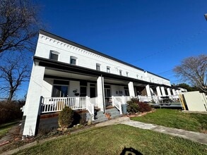 Building Photo - 7311 Woodlawn Ave