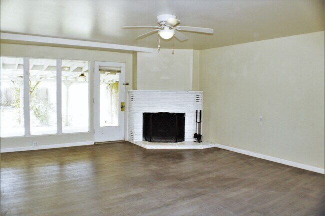 Living room - 1320 El Tejon Ave