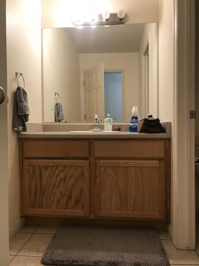 Foto del edificio - 1963 N Canyon Rd