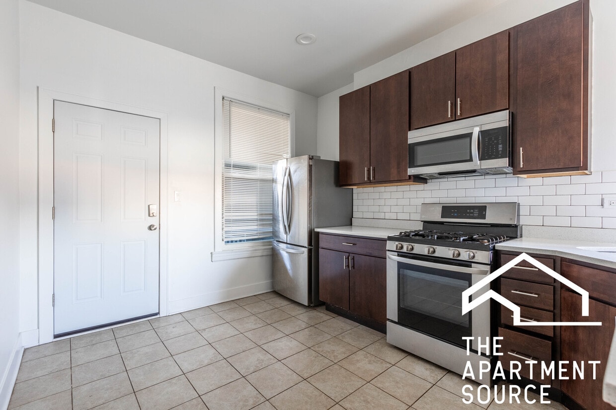 Foto principal - 4736 W Armitage Ave