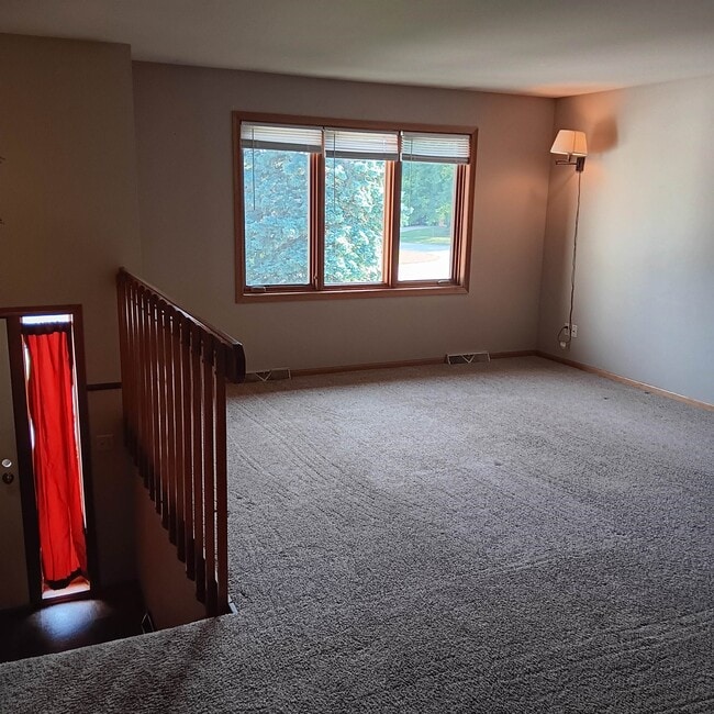 Building Photo - 2649 Stanbrook St