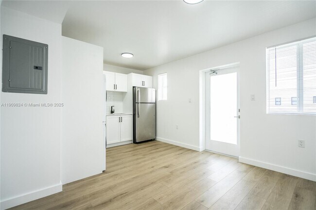 Foto del edificio - 1955 NW 2nd Ct