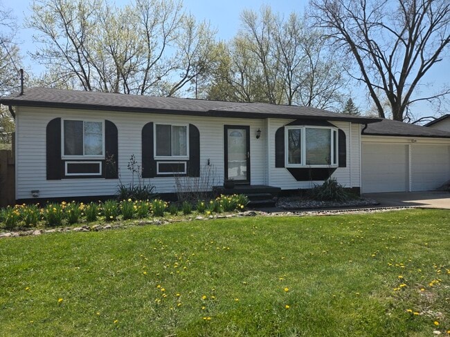 Building Photo - 2340 Morton Ave