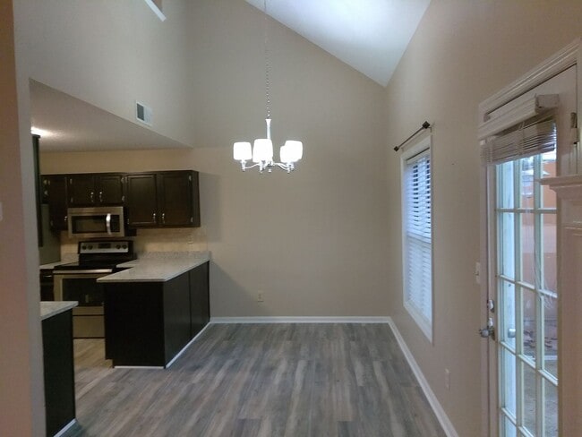 Building Photo - 5152 Laurel Bridge Ct SE
