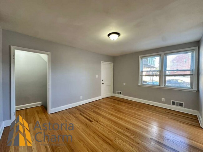 Foto del edificio - 3519 Rosekemp Ave